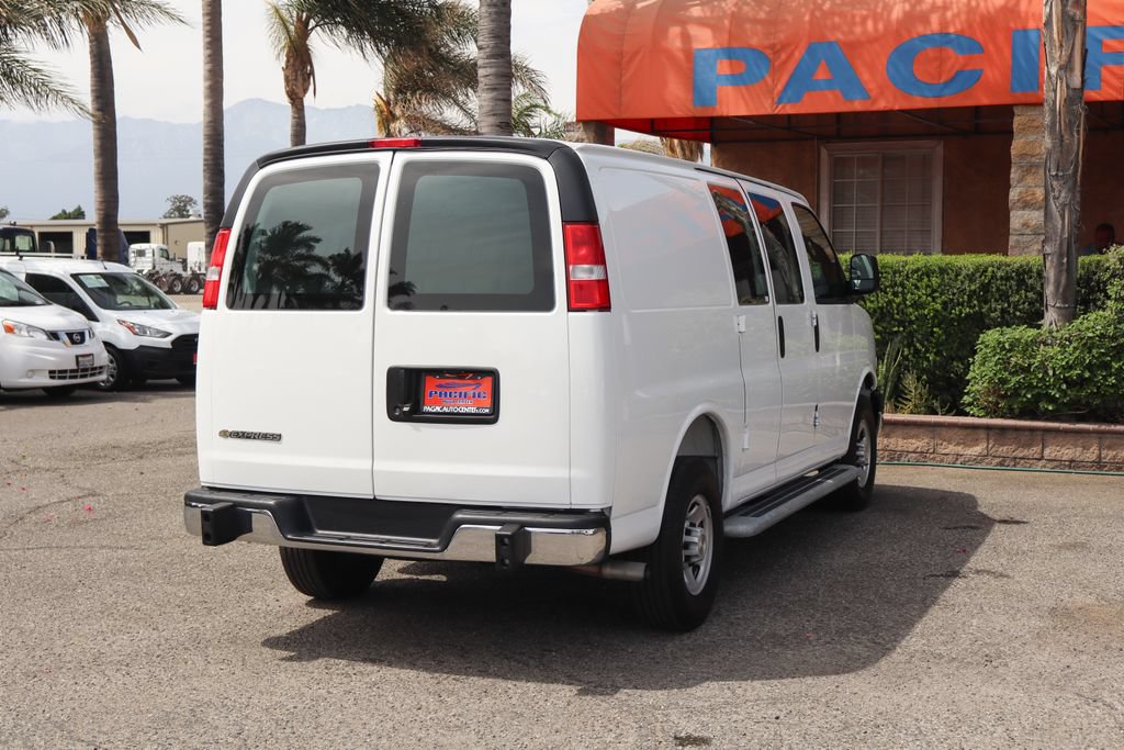 Used 2025 Chevrolet Express 2500 w/ Driver Convenience Package RWD image 9