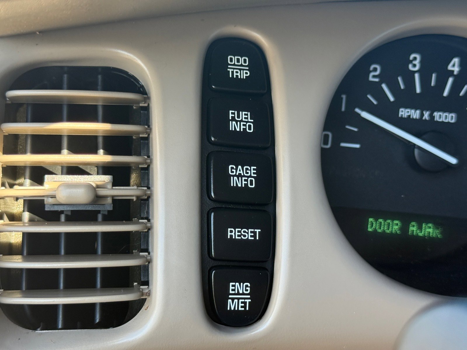 Used 2001 Buick Le Sabre Custom w/ Prestige Pkg image 23