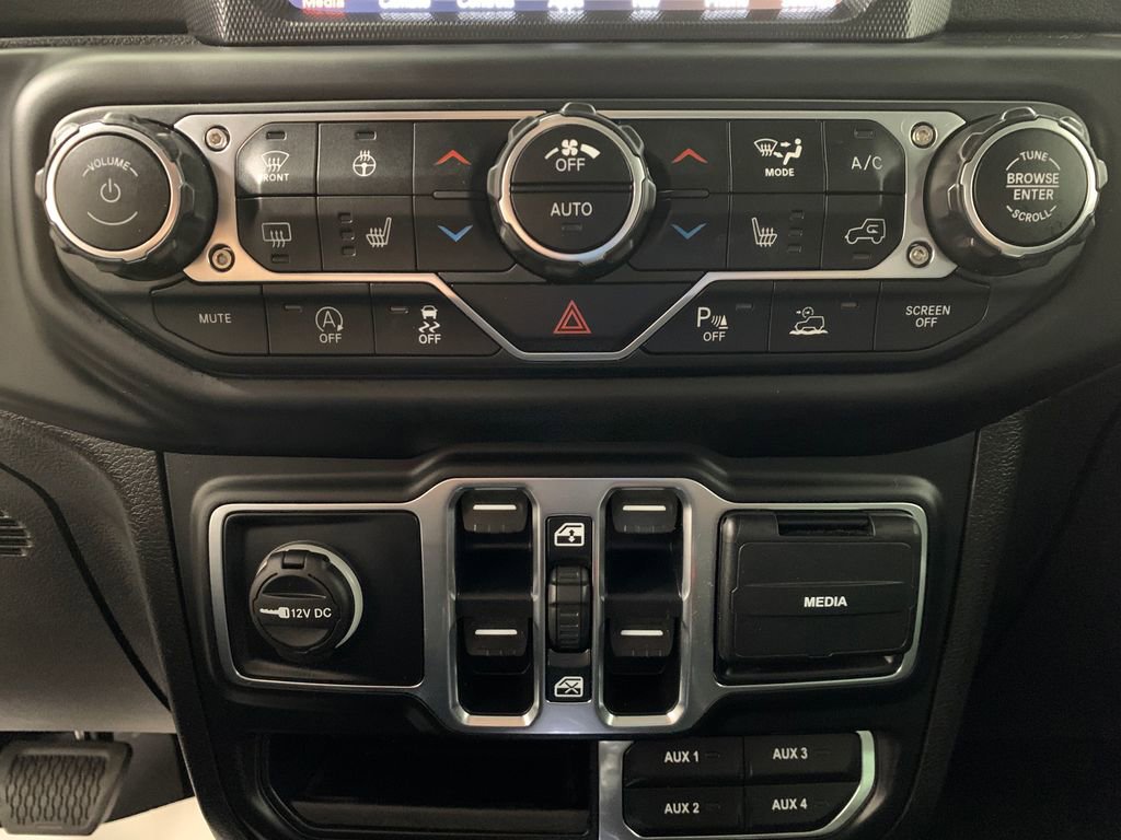 Used 2020 Jeep Gladiator Overland image 11