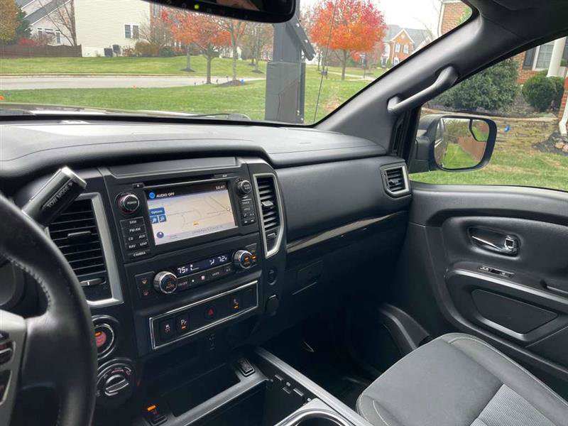 Used 2018 Nissan Titan SV w/ SV Convenience Package image 93