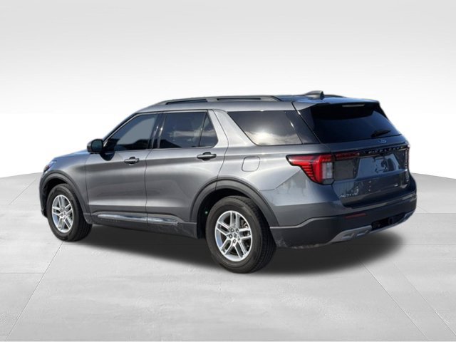 Used 2025 Ford Explorer Active w/ Active Comfort Package RWD image 3