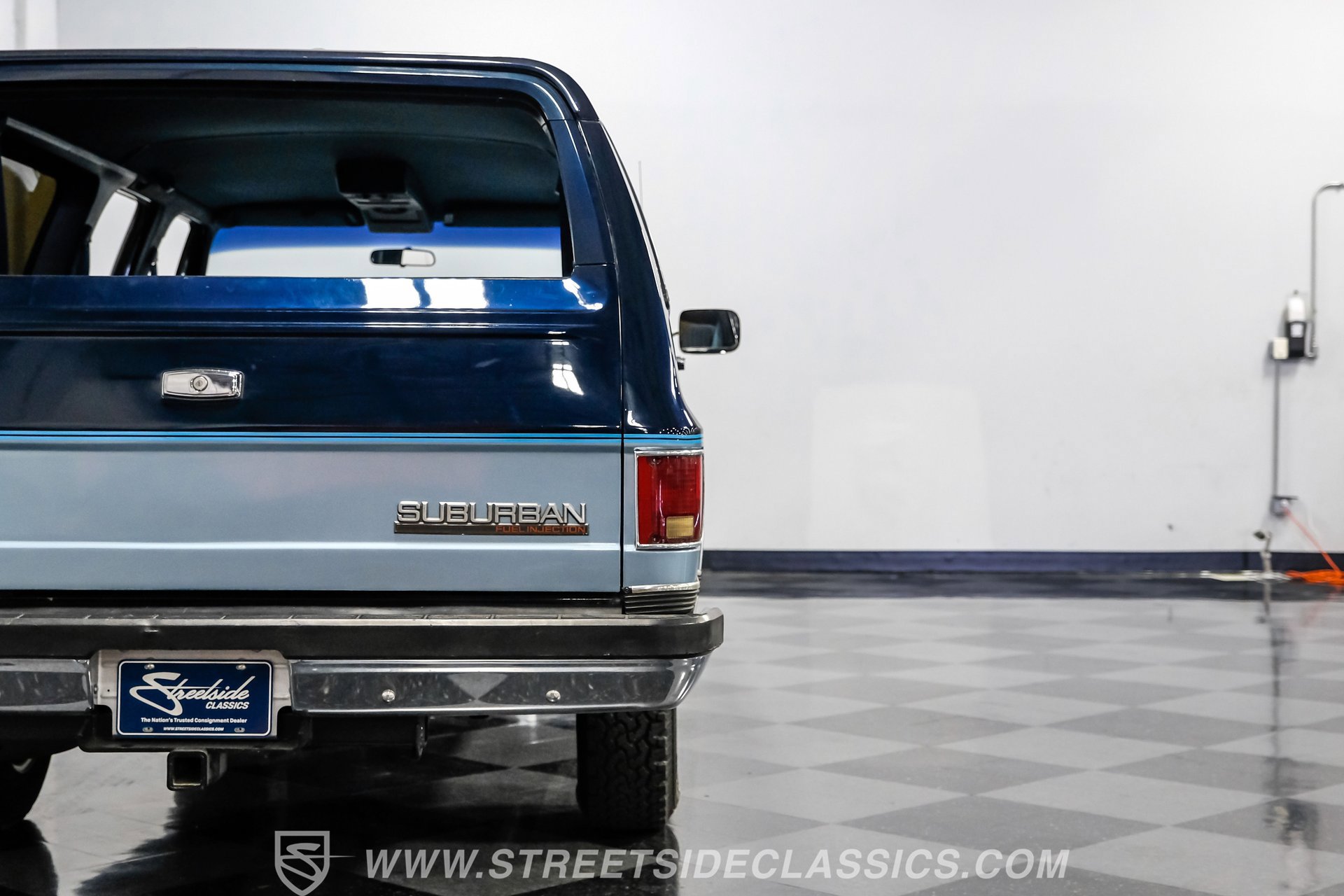 Used 1990 GMC Suburban 4WD image 25