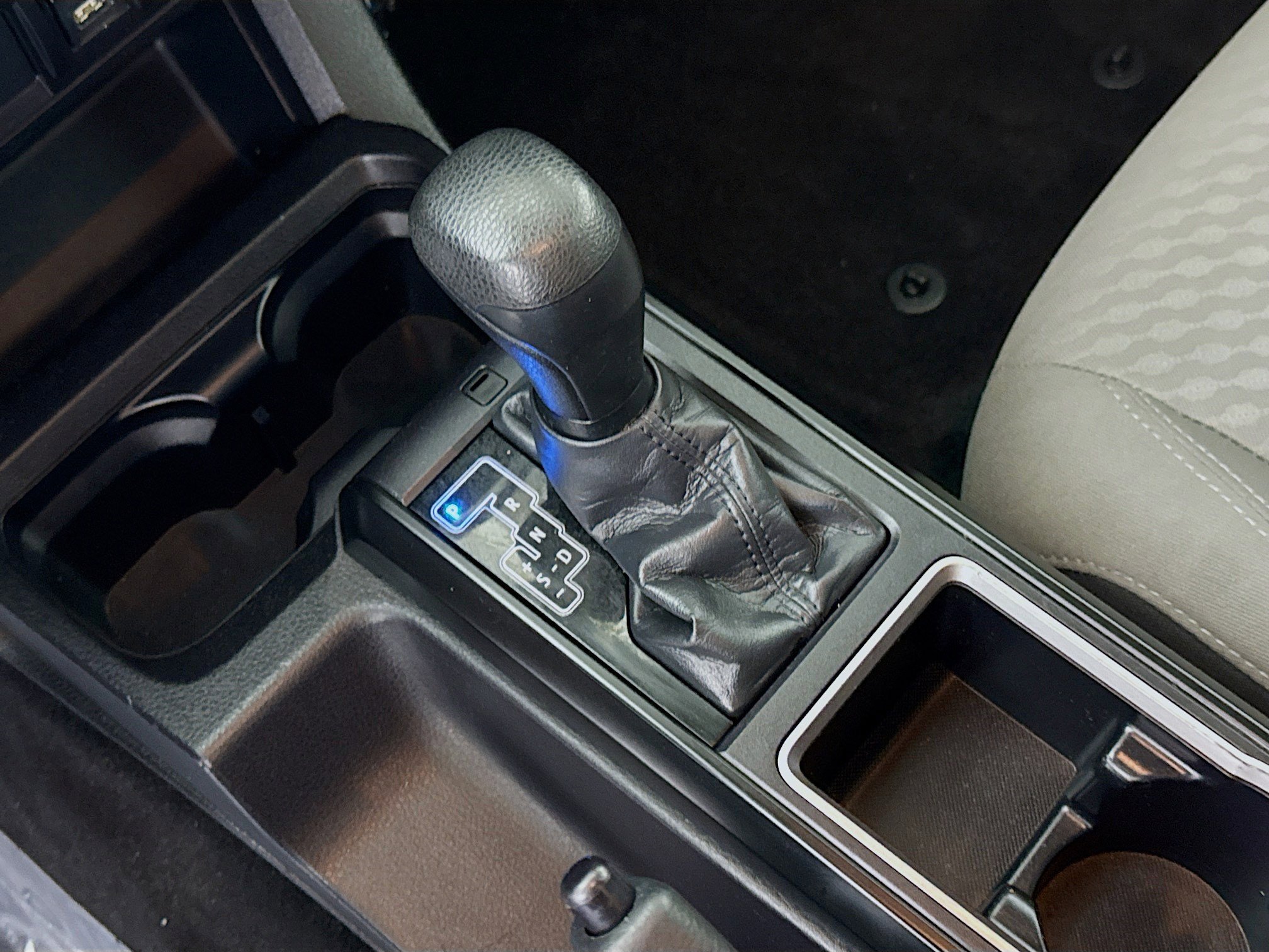 Used 2022 Toyota Tacoma SR image 20