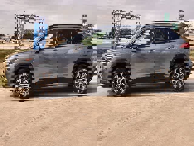 Used 2022 Toyota Corolla Cross XLE image 4