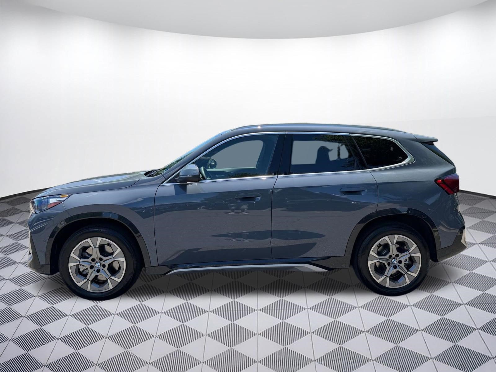 Used 2025 BMW X1 xDrive28i w/ Convenience Package AWD/4WD image 2