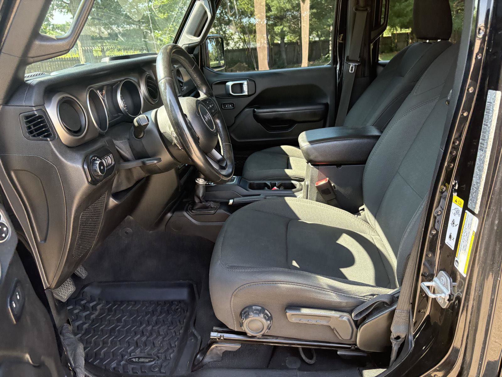 Used 2019 Jeep Wrangler Unlimited Sport S AWD/4WD image 4