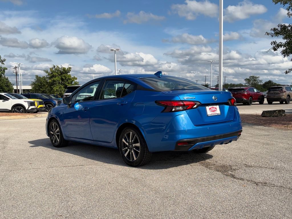 Used 2021 Nissan Versa SV FWD image 6