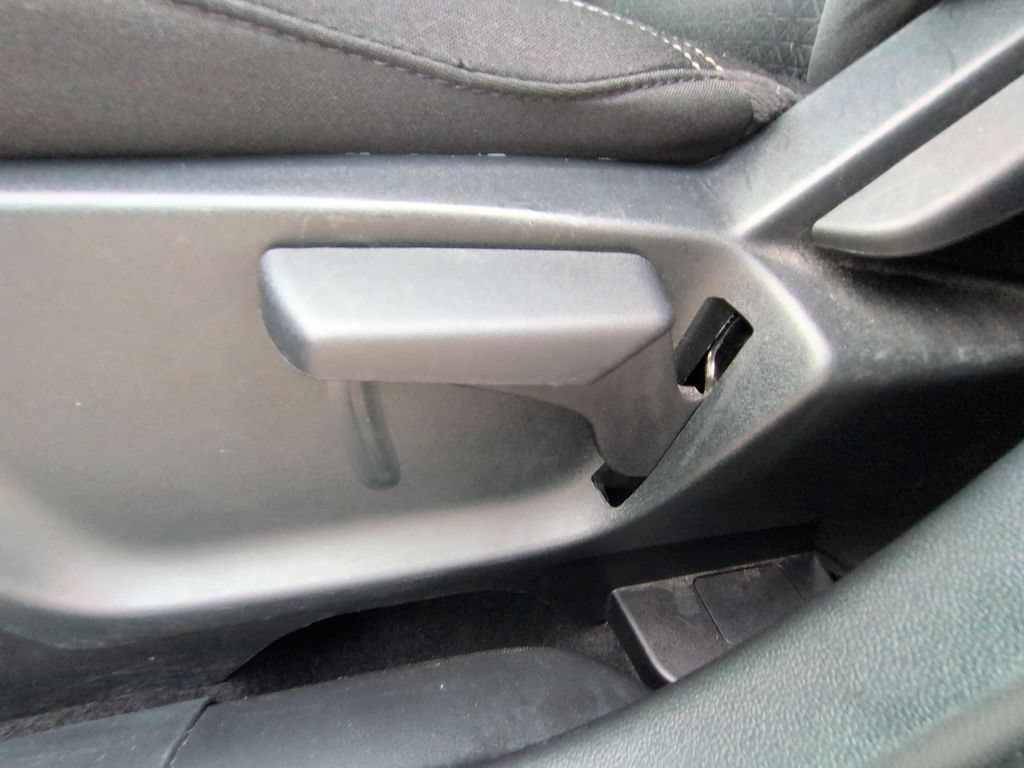 Used 2025 Ford Escape Active AWD/4WD image 14