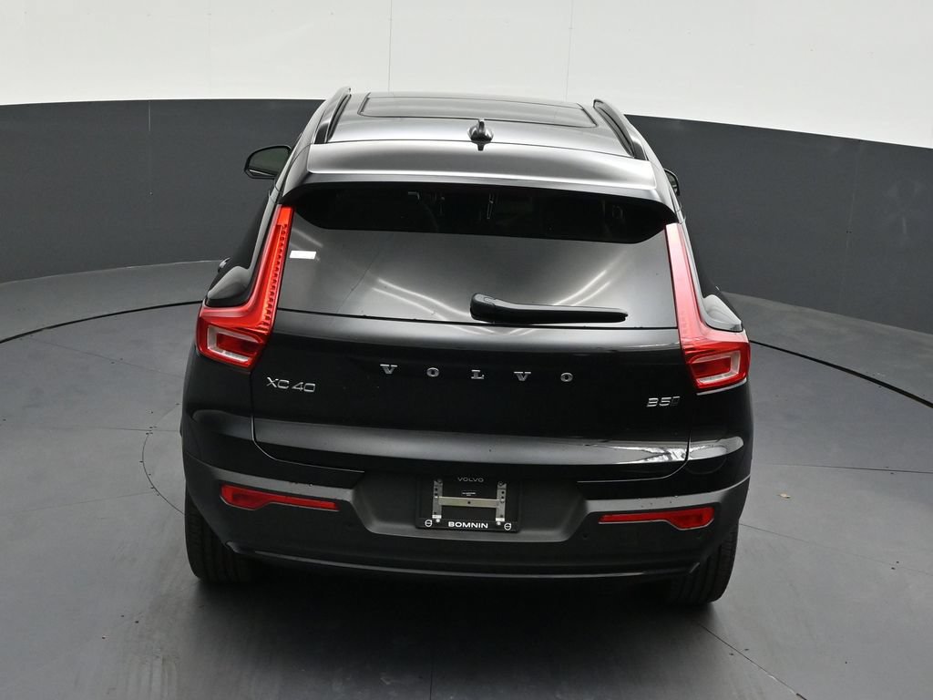 New 2026 Volvo XC40 B5 Plus w/ Protection Package Premier AWD/4WD image 16