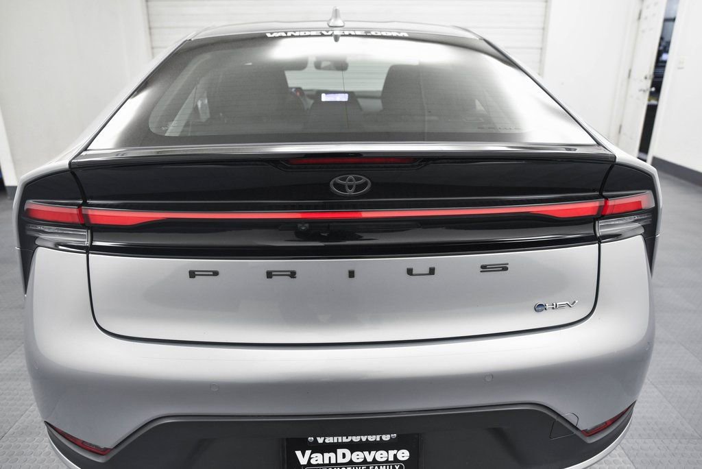Used 2023 Toyota Prius LE image 6