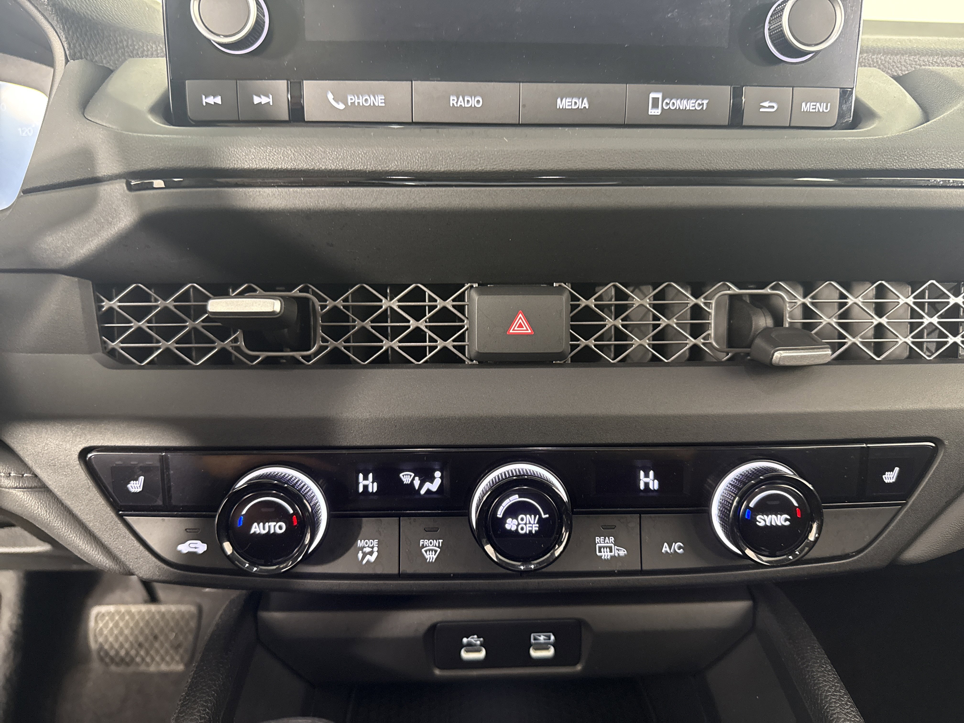 Certified 2023 Honda Accord EX image 29