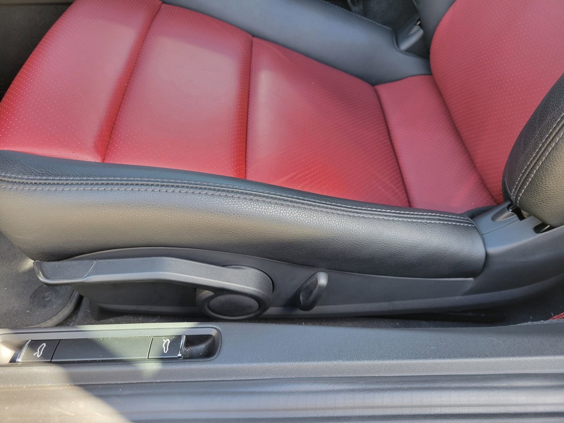 Used 2024 Porsche 718 Cayman image 24