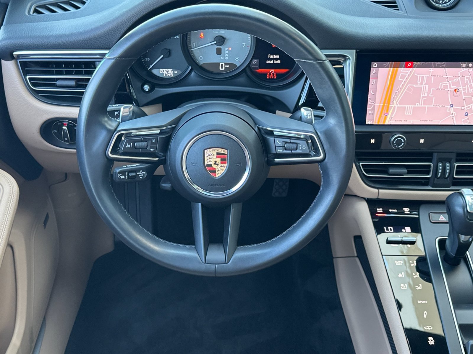 Certified 2024 Porsche Macan S AWD/4WD image 19