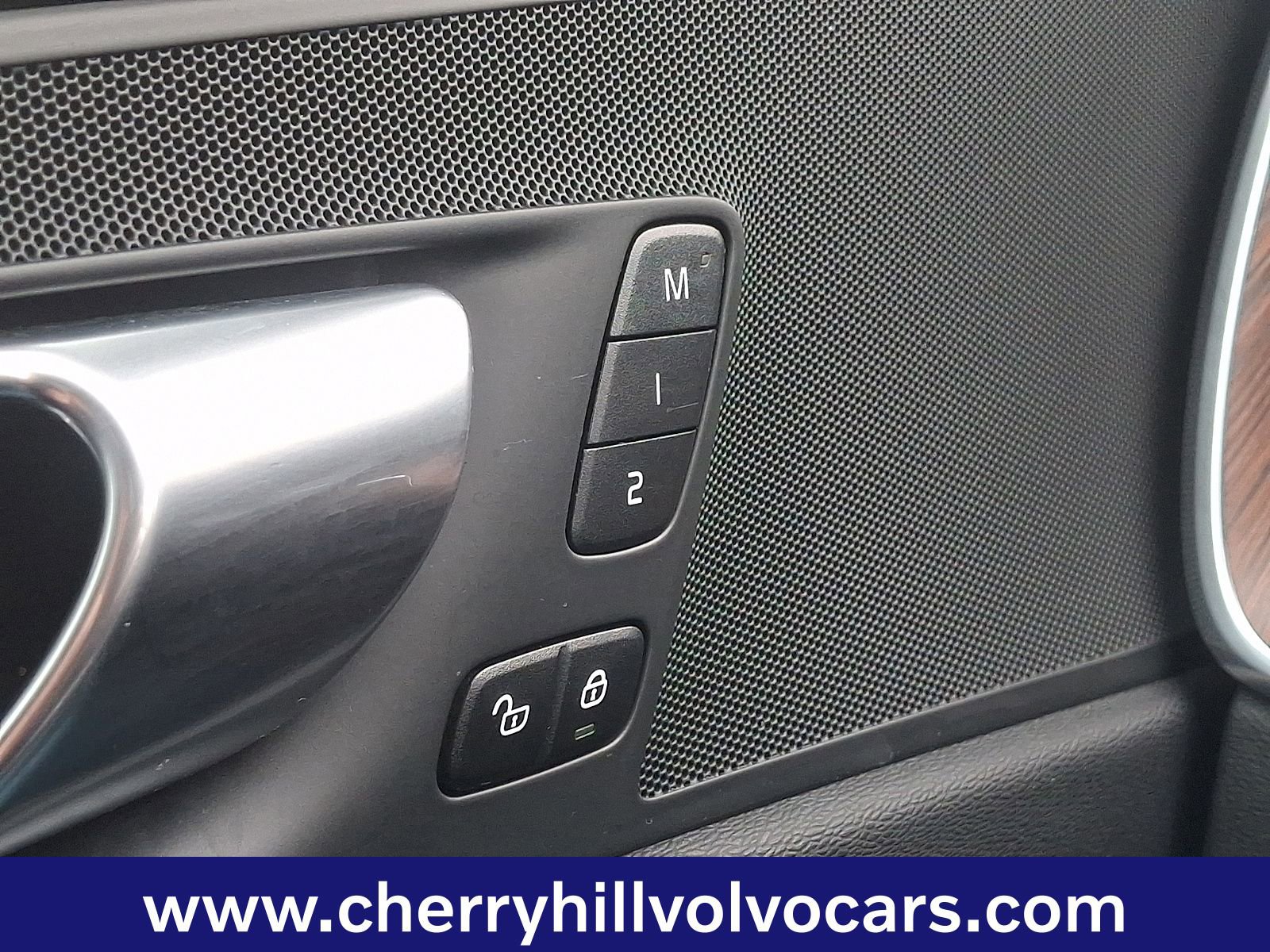 Certified 2023 Volvo XC60 B5 Plus w/ Climate Package image 26