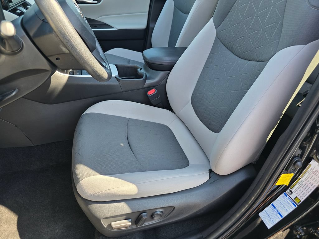Certified 2022 Toyota RAV4 XLE w/ Convenience Package AWD/4WD image 24