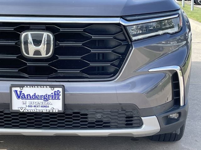 Used 2023 Honda Pilot Touring image 9