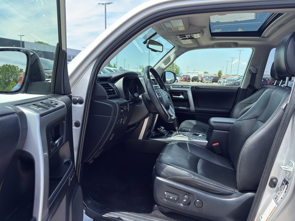 Used 2018 Toyota 4Runner Limited AWD/4WD image 10
