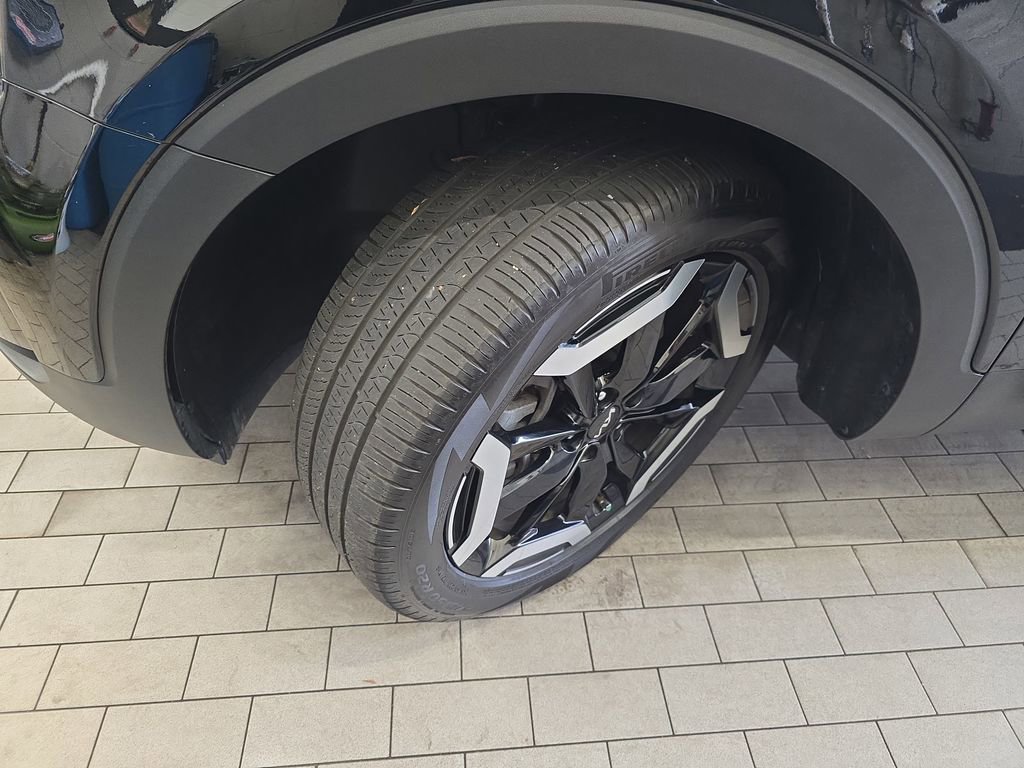 Used 2024 Kia Telluride EX w/ EX Captain's Chair Package image 34