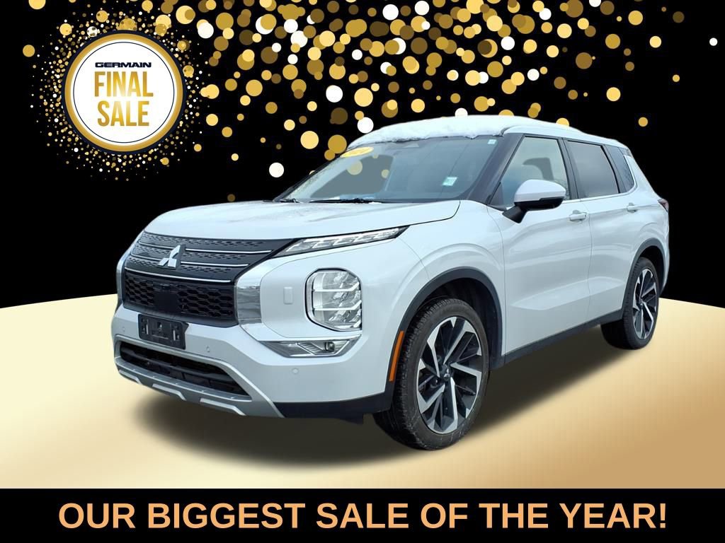 Used 2024 Mitsubishi Outlander SE image 1