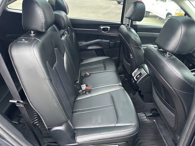 Used 2021 Kia Sorento S w/ Panoramic Sunroof Package image 12