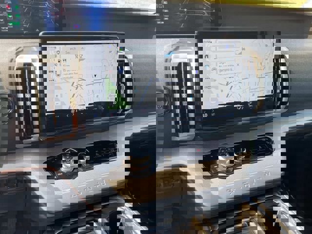 Used 2025 Ford Expedition Active AWD/4WD image 25