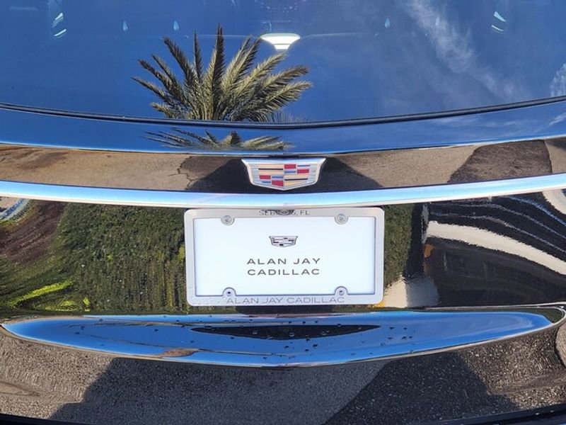 Used 2025 Cadillac XT6 Premium Luxury image 13