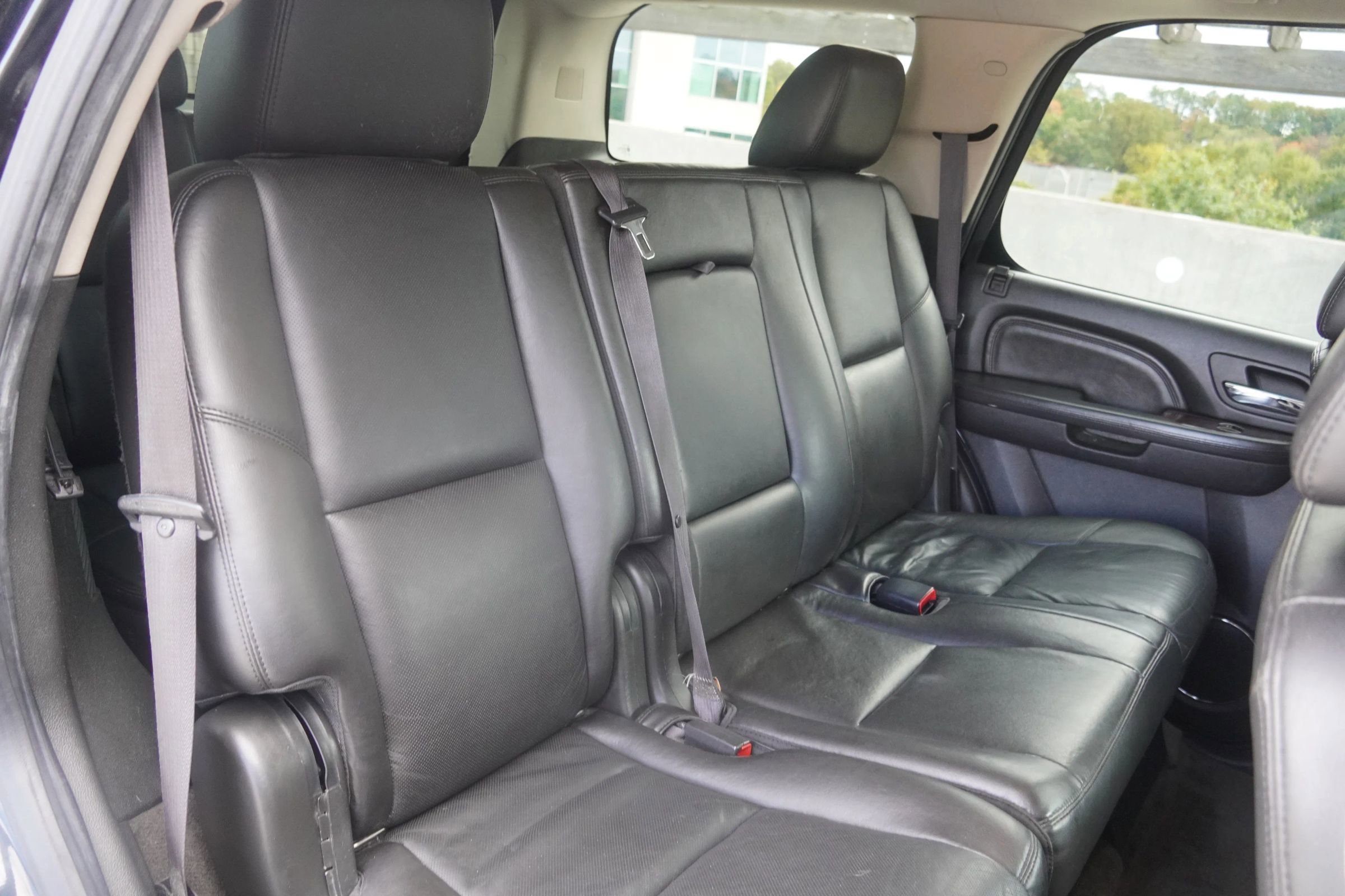 Used 2011 GMC Yukon Denali image 29