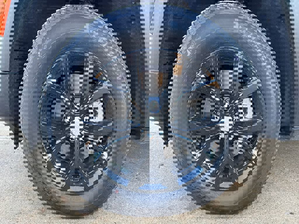 Used 2024 Jeep Grand Cherokee L Limited w/ Luxury Tech Group II image 12