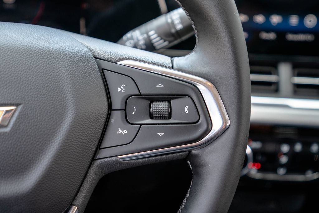 Certified 2025 Chevrolet Trax LT w/ Driver Confidence Package FWD image 19