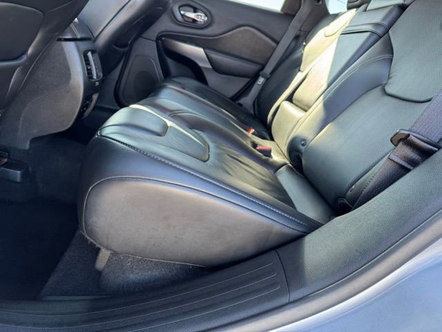 Used 2019 Jeep Cherokee Limited image 10