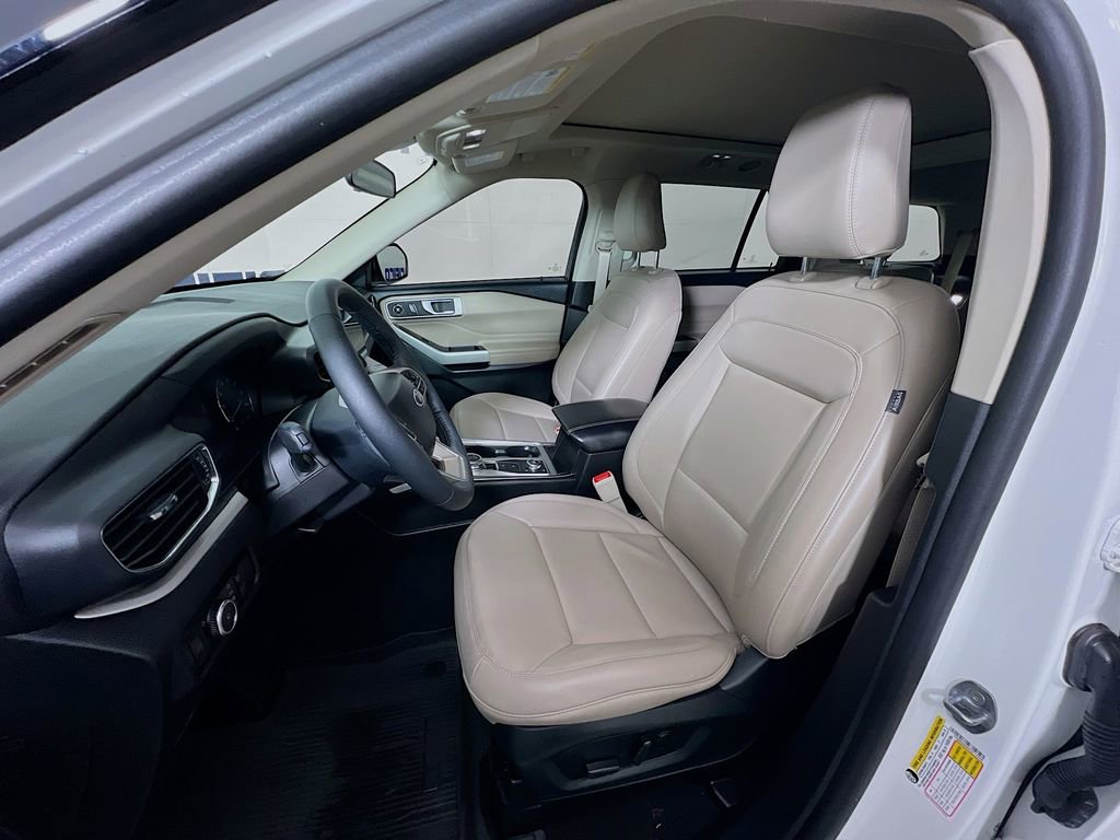 Certified 2023 Ford Explorer XLT w/ Equipment Group 202A AWD/4WD image 13