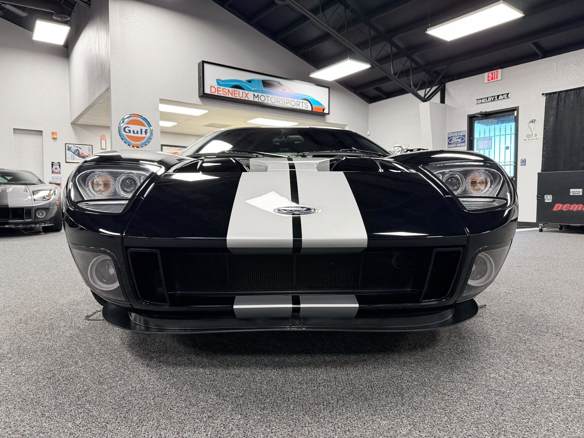 Used 2005 Ford GT image 6