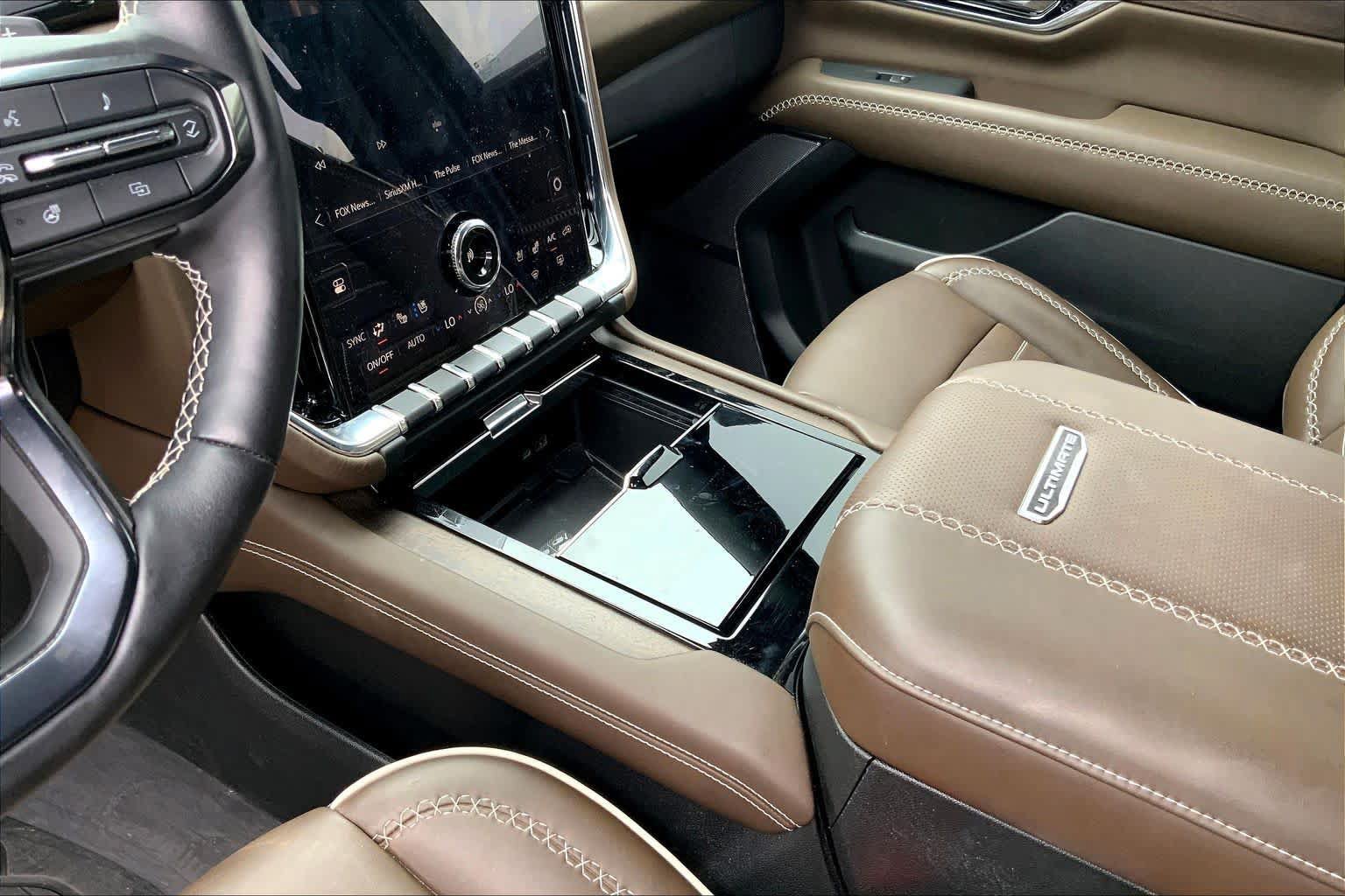 Certified 2025 GMC Yukon Denali Ultimate AWD/4WD image 16