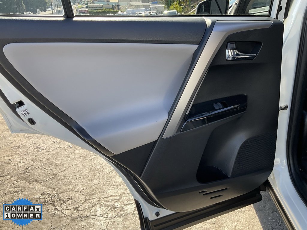 Used 2017 Toyota RAV4 Limited image 33