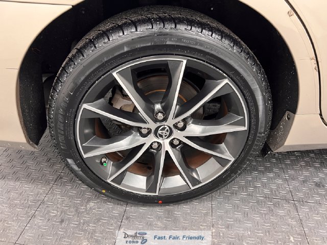 Used 2016 Toyota Camry XSE FWD image 15