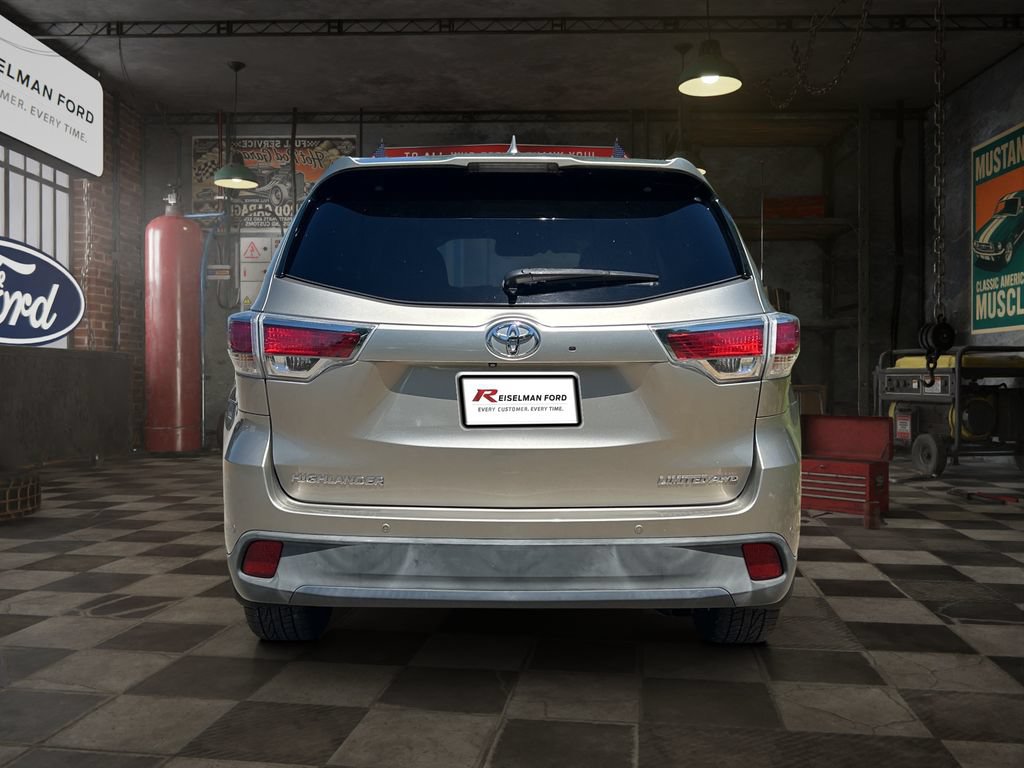 Used 2015 Toyota Highlander Limited Platinum AWD/4WD image 5