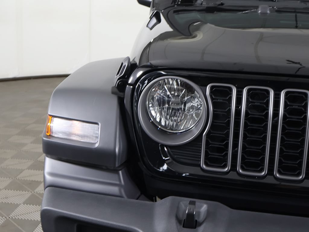 Used 2026 Jeep Wrangler Sport AWD/4WD image 10
