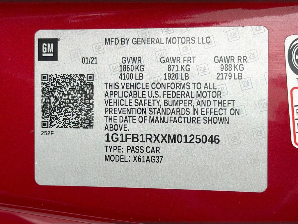 Used 2021 Chevrolet Camaro LT w/ Technology Package image 39