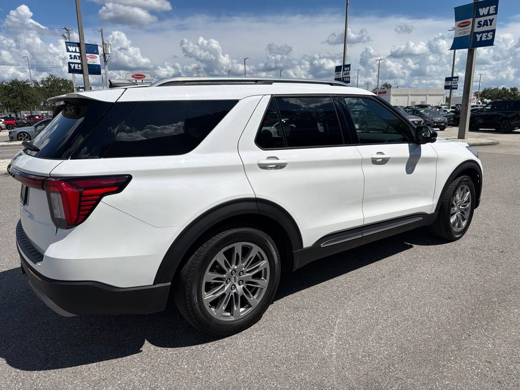 Used 2025 Ford Explorer Platinum RWD image 11