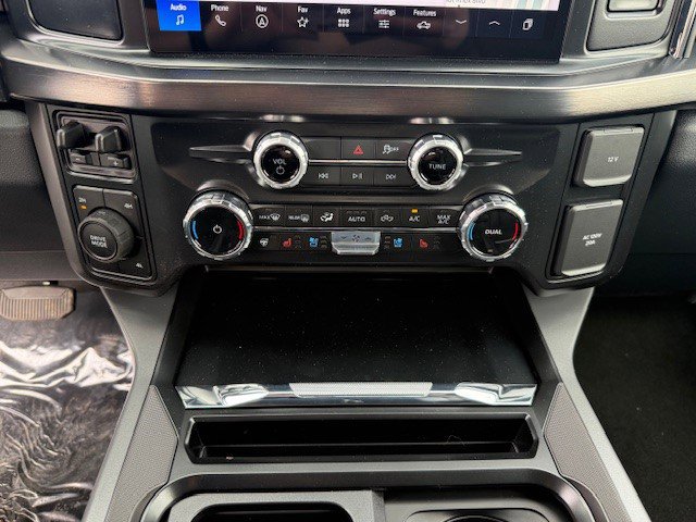 New 2026 Ford F350 Lariat image 15