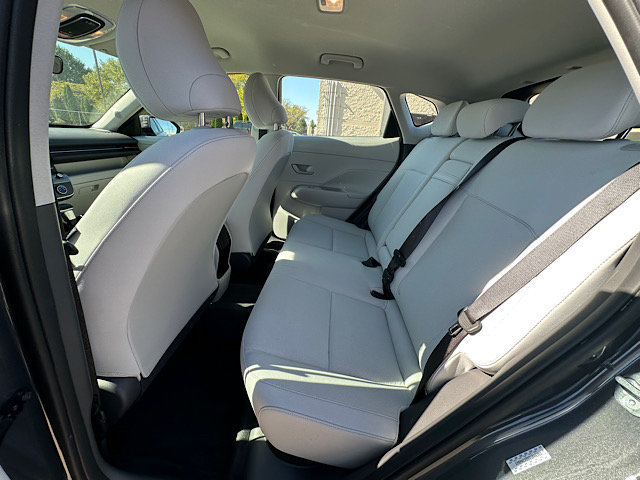 Used 2024 Hyundai Kona SE AWD/4WD image 18