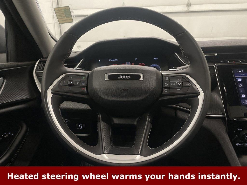 Used 2023 Jeep Grand Cherokee Laredo image 5