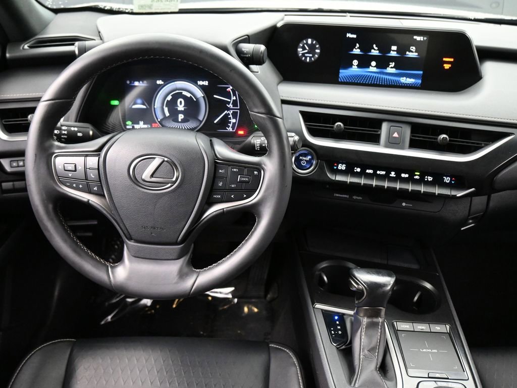 Used 2021 Lexus UX 250h w/ Accessory Package (Z2) AWD/4WD image 4