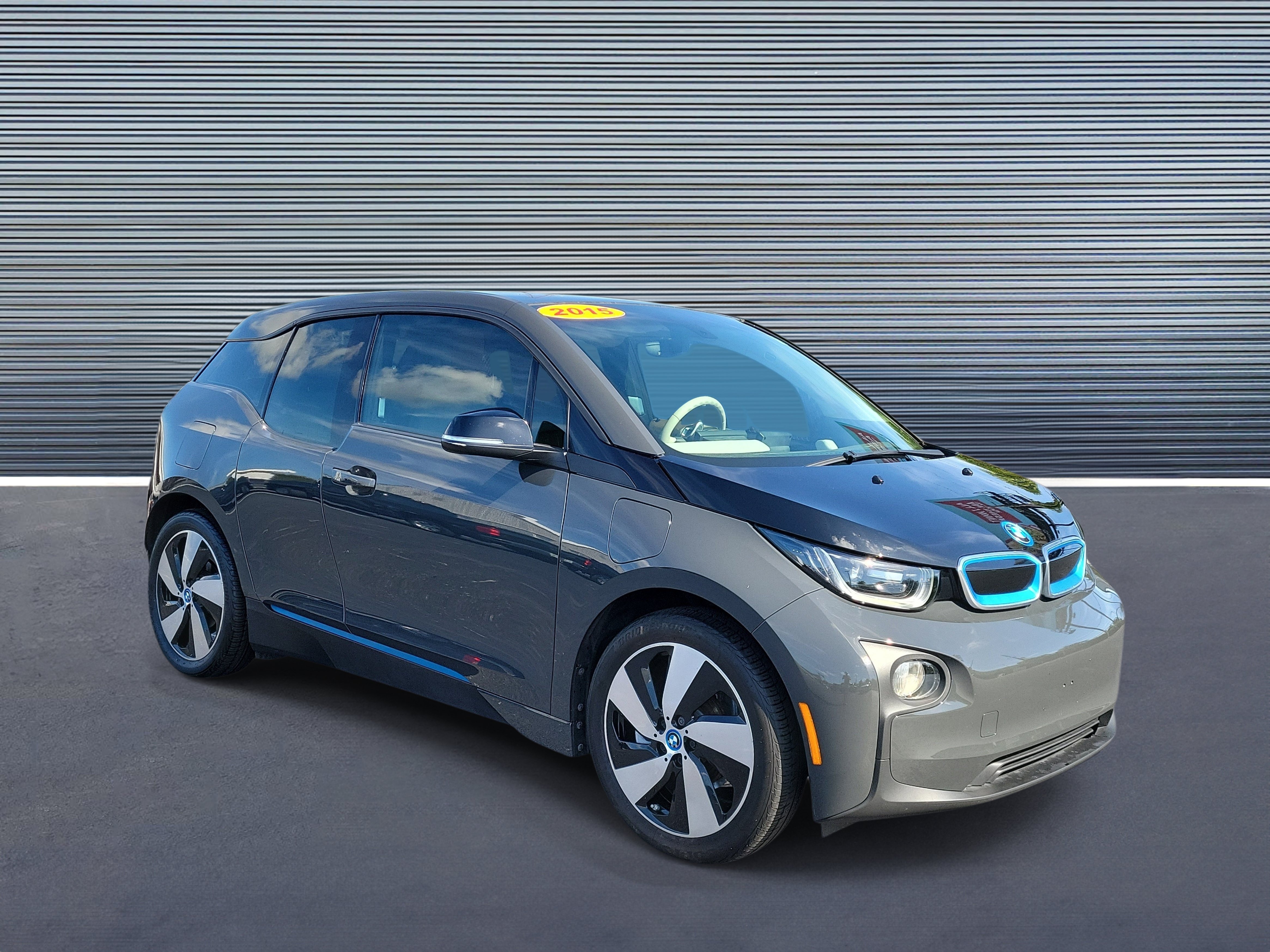 Used 2015 BMW i3 w/ Range Extender RWD image 2