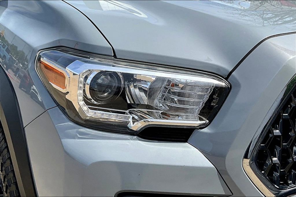 Used 2019 Toyota Tacoma TRD Off-Road AWD/4WD image 30