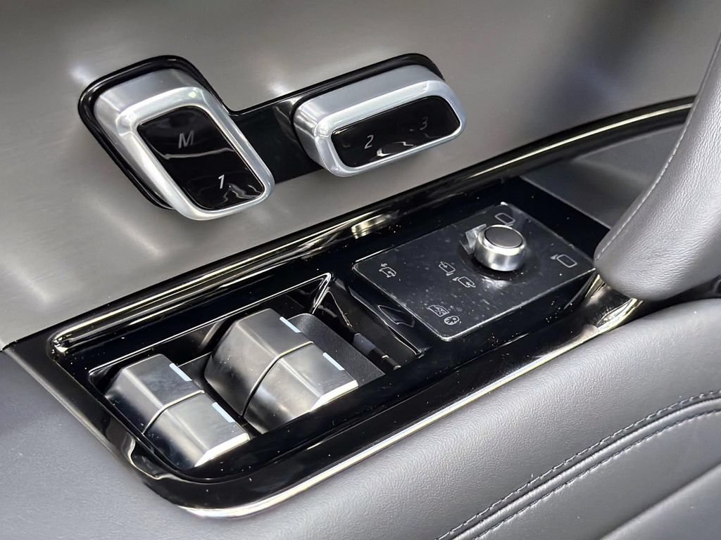 New 2026 Land Rover Range Rover Sport SE AWD/4WD image 16