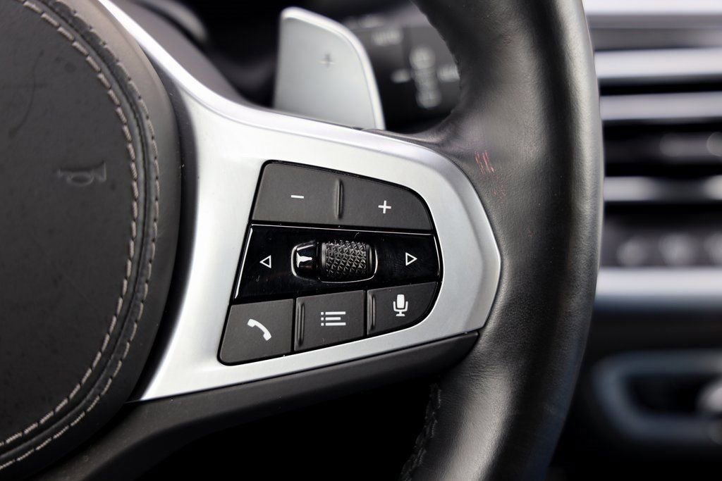 Used 2022 BMW X7 M50i w/ Cold Weather Package image 19