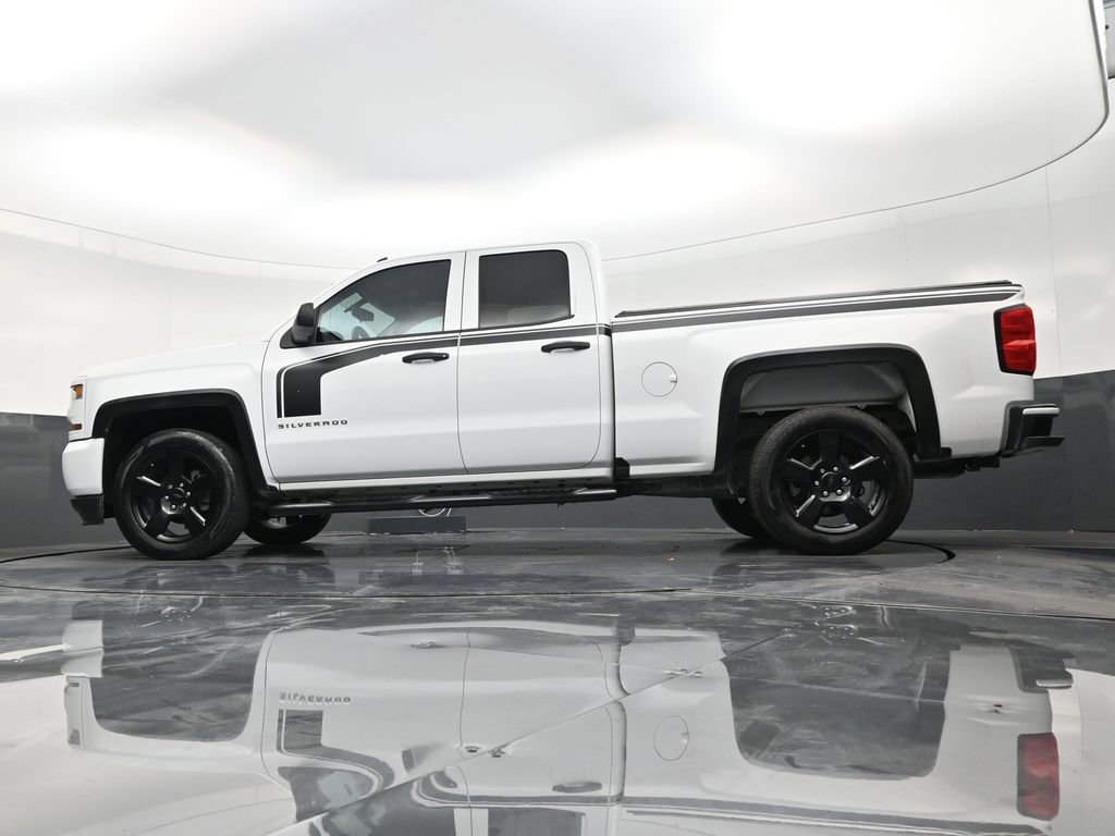 Used 2018 Chevrolet Silverado 1500 Custom w/ Custom Value Package RWD image 21