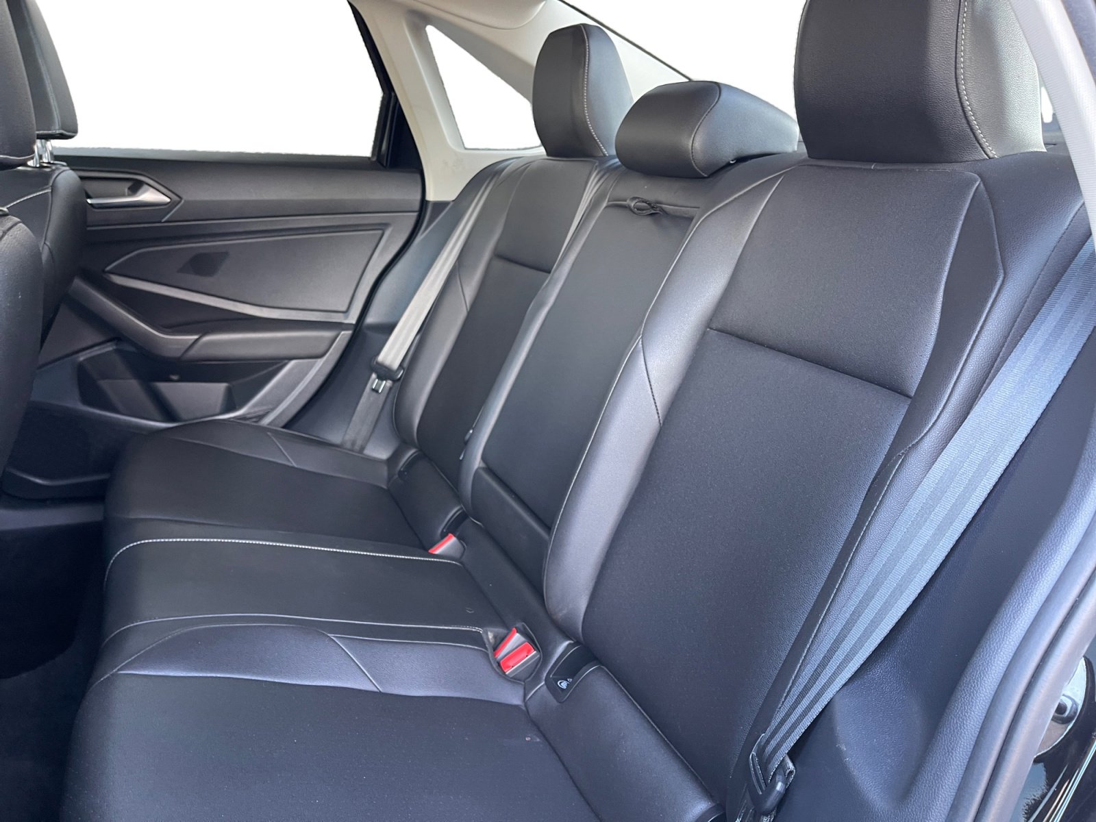 Used 2019 Volkswagen Jetta SE w/ Cold Weather Package image 13