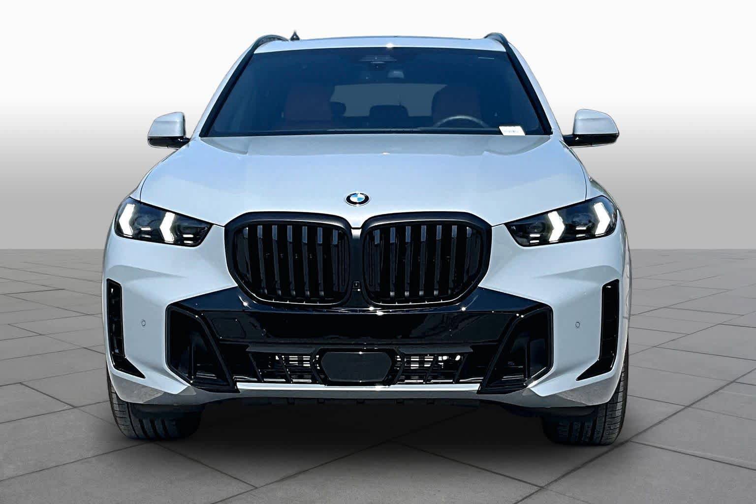 Used 2026 BMW X5 sDrive40i w/ M Sport Package RWD image 3